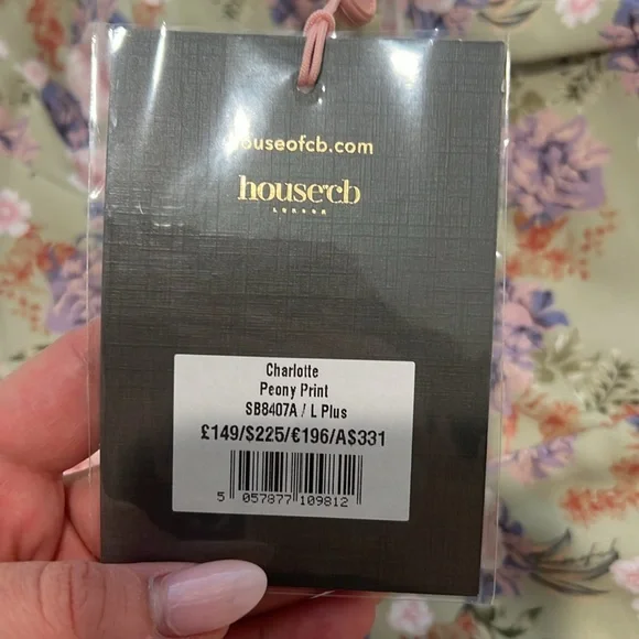 House of CB Charlotte dress used 1 time for a few hrs - Picture 5 of 9